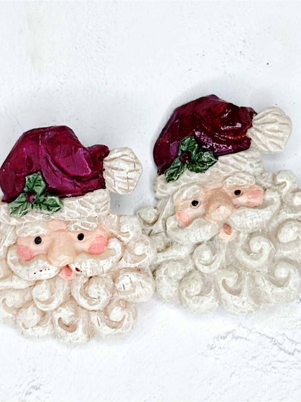 447u. Resin Christmas Santa Pins